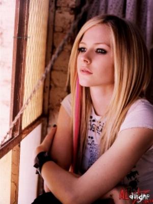 Avril Lavigne.jpg Mixed